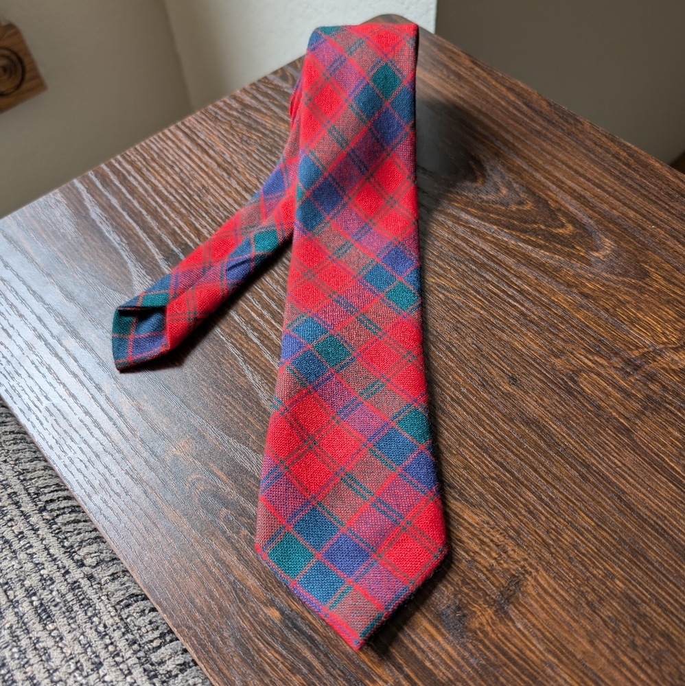 Red Blue Green Scottish Tartan Plaid Robertson Wool Necktie Tie